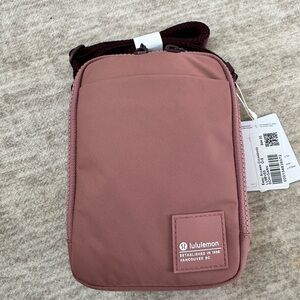 lululemon athletica easy access Crossbody Bag - Pink